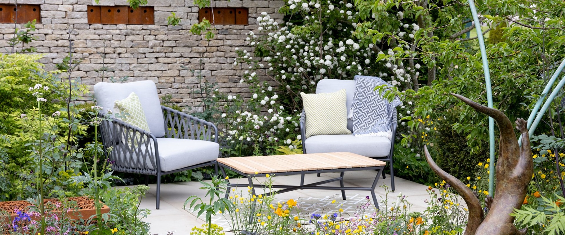 Creating a Beautiful Garden Patio: Tips and Tricks for Design and Installation