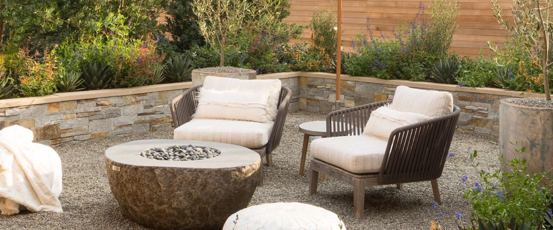 How to Create a Minimalist Patio for Outdoor Living