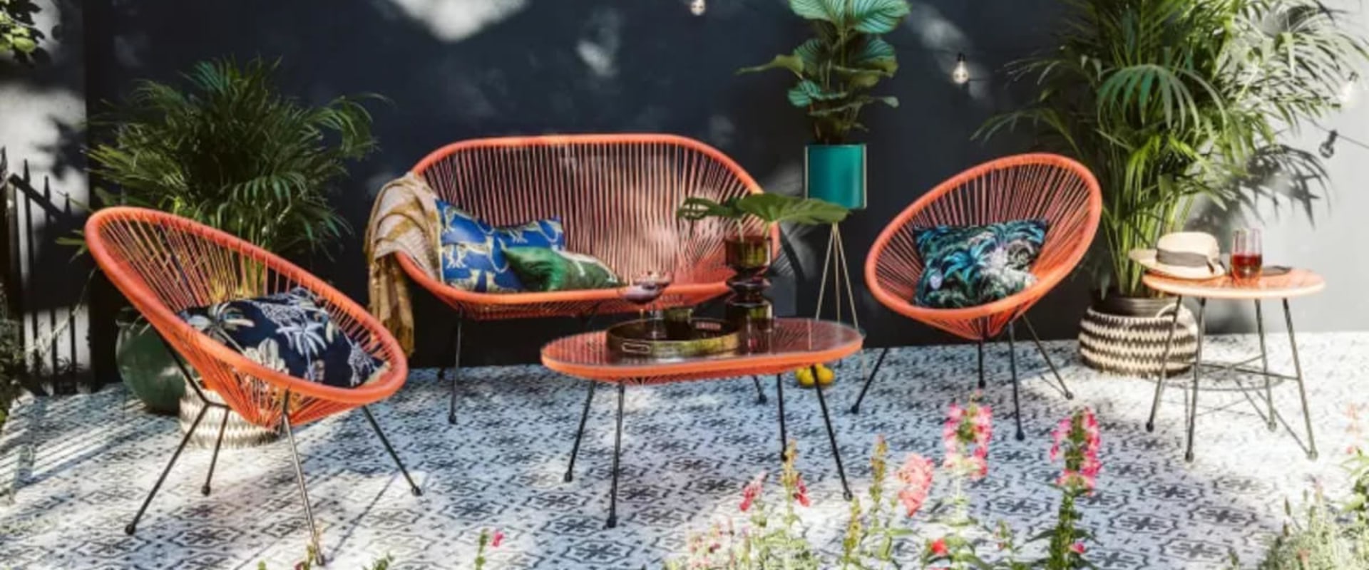 Outdoor Lounge Chairs: Creating the Perfect Patio Space